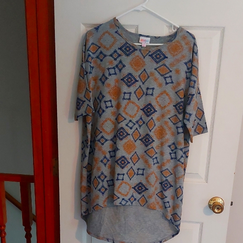 💚 2/$20 LuLaRoe Irma Tunic